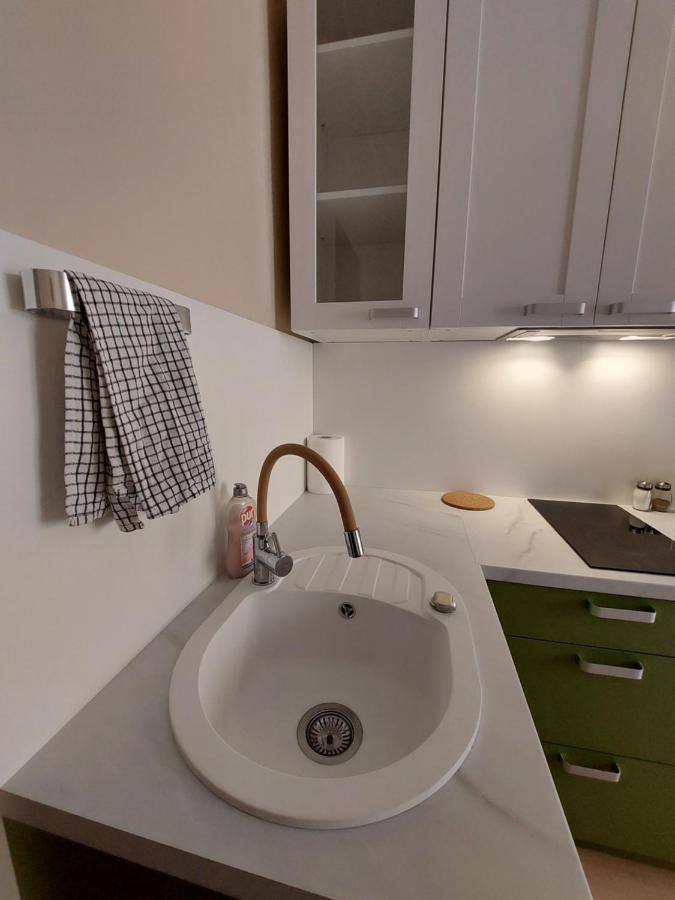 Cosy One Seperate Bedroom Apartment In City Center, Perfect For Family Trip. Riga Exterior photo